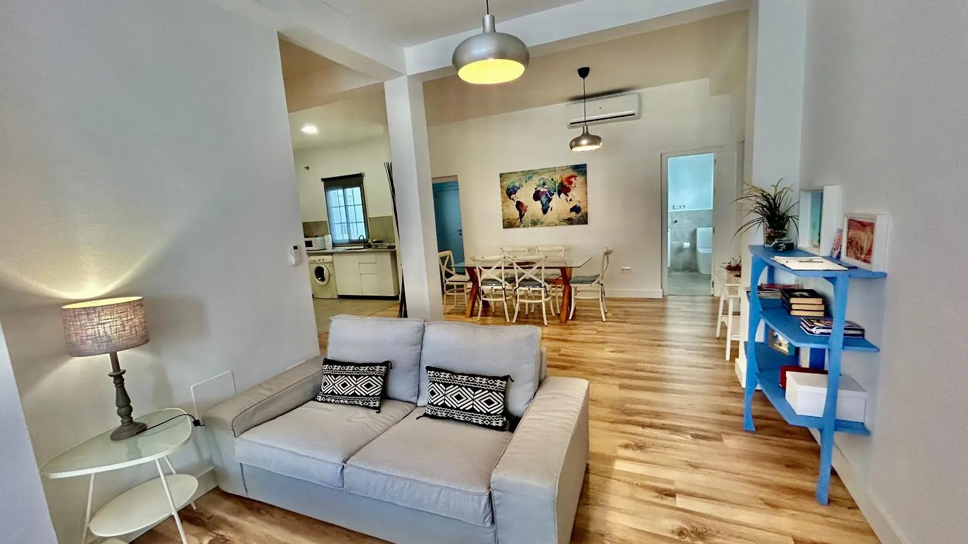 Apartment Acogedor Apt 6Pax 3Bdr 2Bth - Cozyhomesevilla5